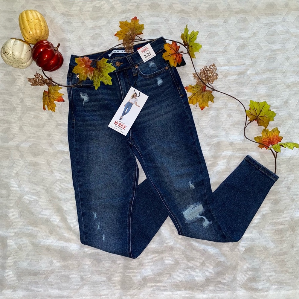 NWT Hi-Rise Distressed Medium Dark Wash Jeans